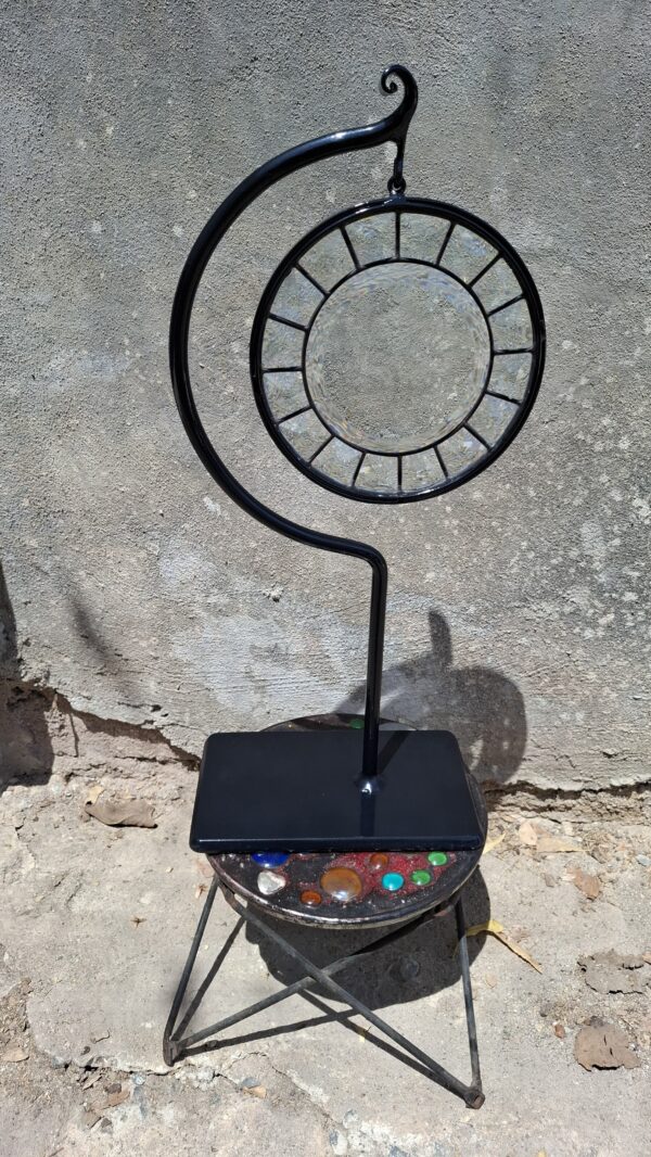 METAL STAND 22" INCHES TALL, It does not include the glass