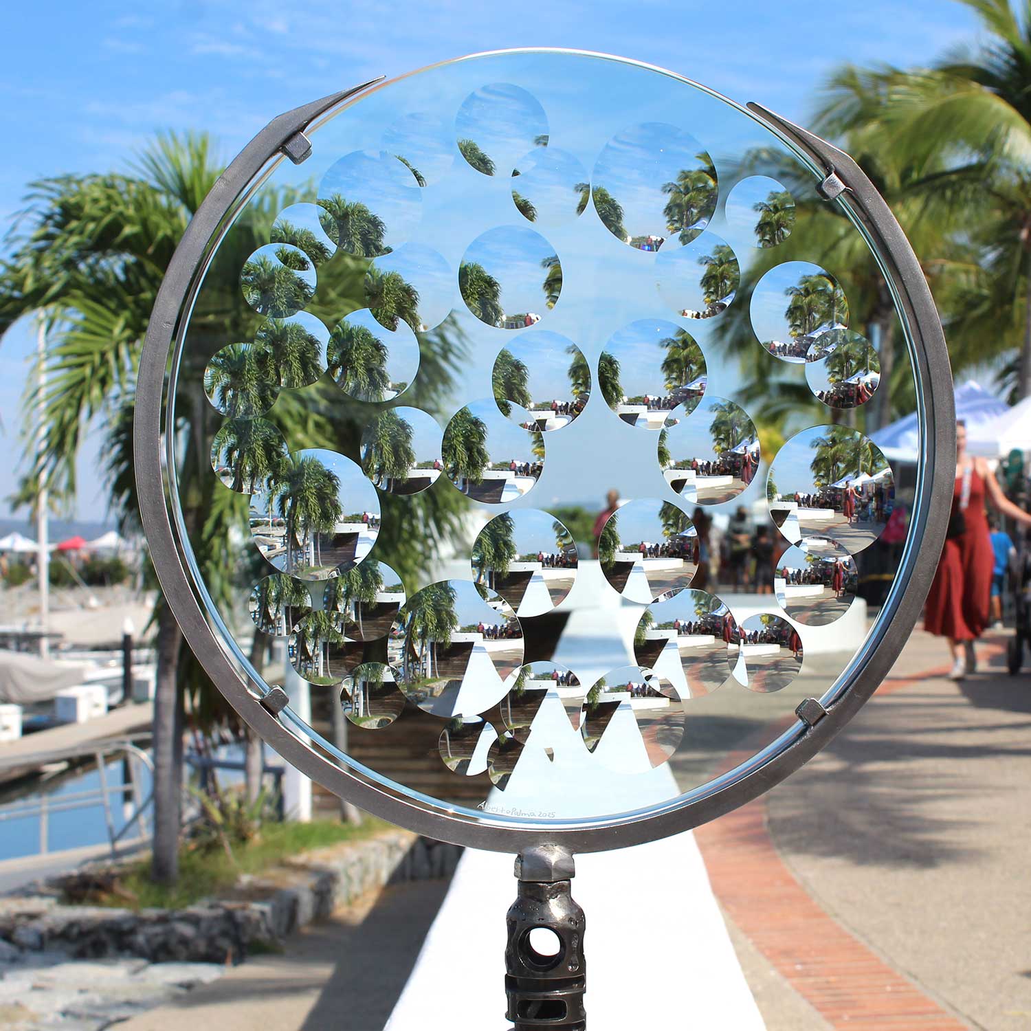 Magiscope 16" inches in diameter glass and 23" inches tall MDL1062 - Image 2