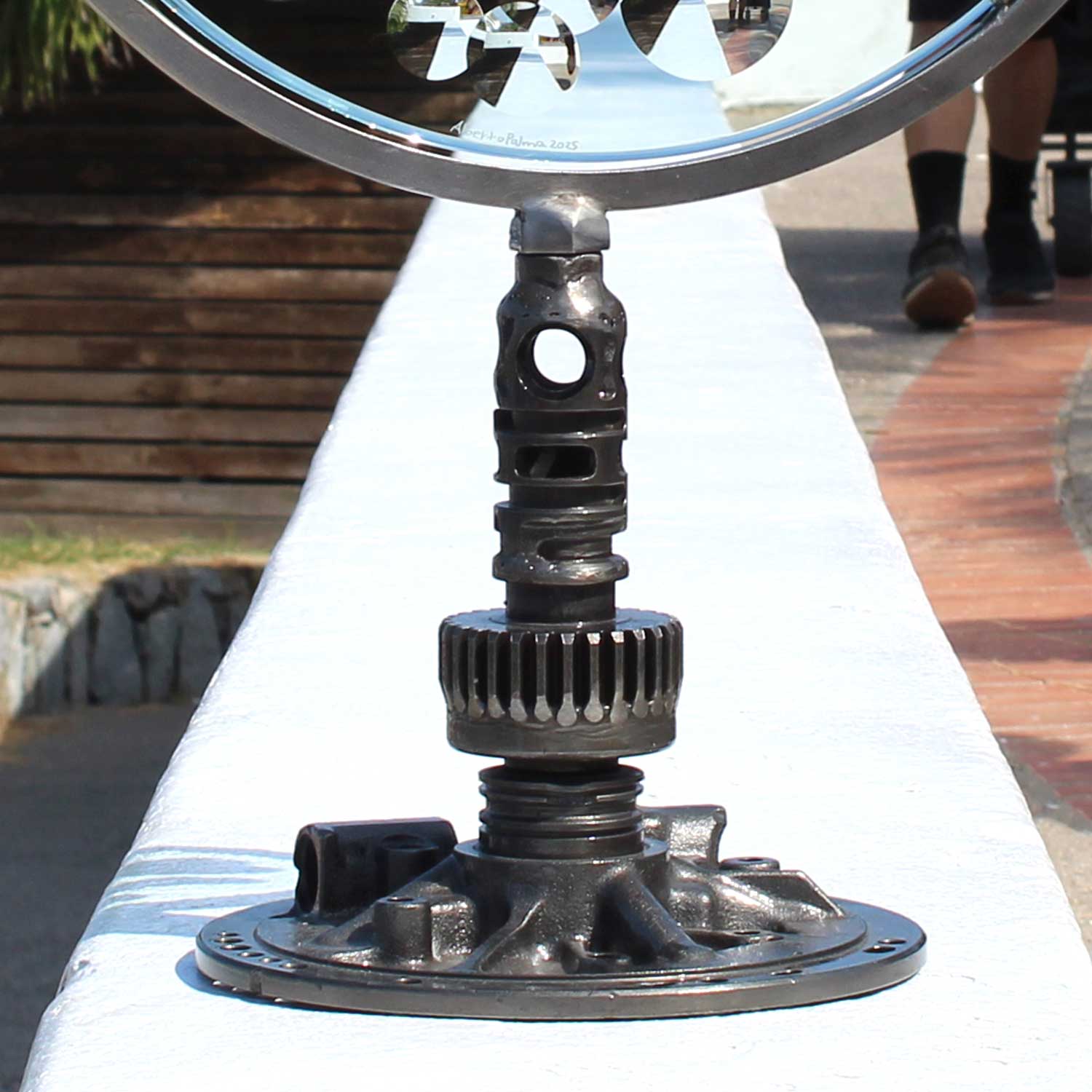 Magiscope 16" inches in diameter glass and 23" inches tall MDL1062 - Image 3